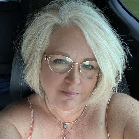 Meet your Posher, Sebrena - Picture 1 of 1